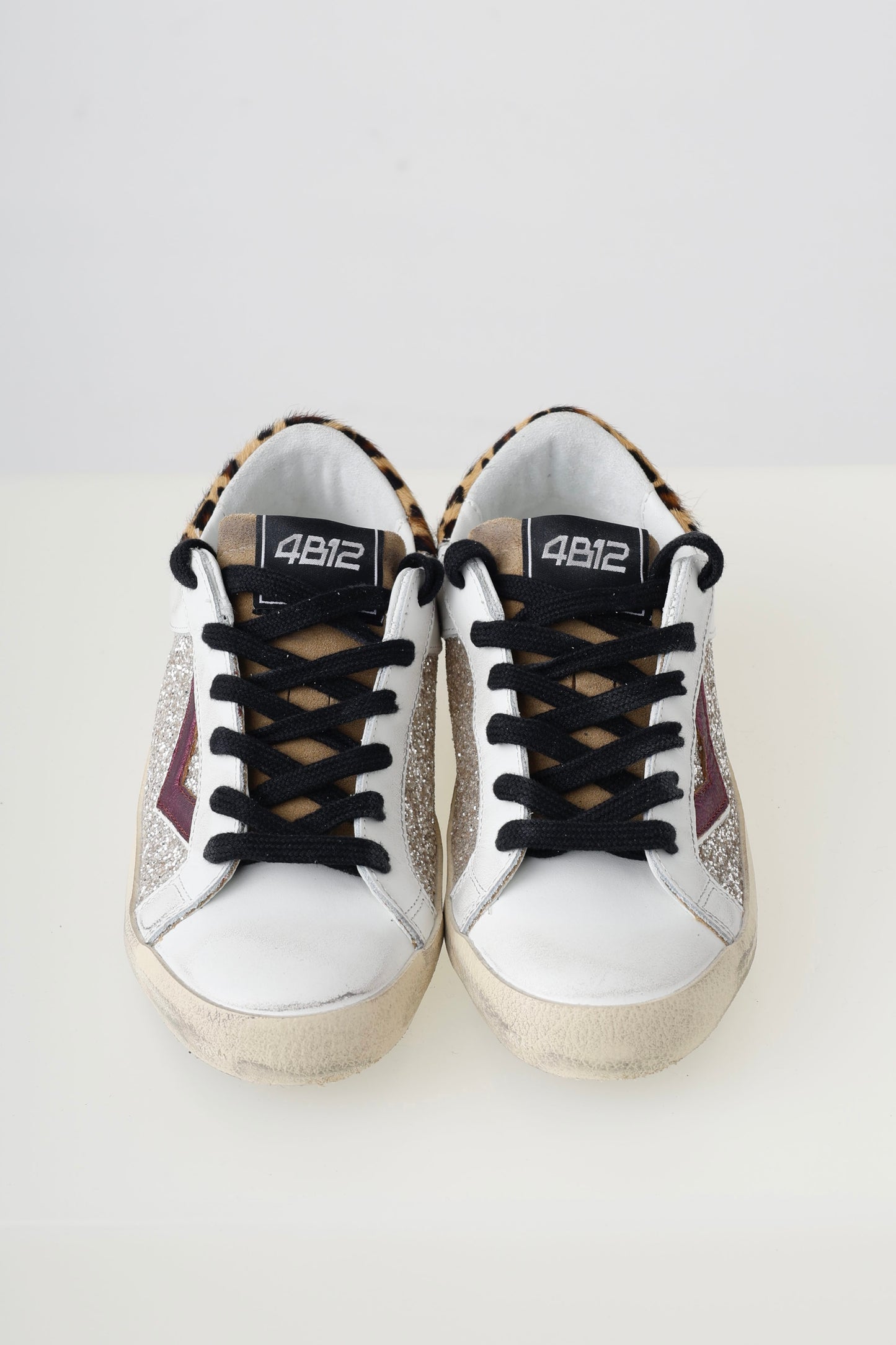 4B12 Suprime Champagne/Leo/Black Trainers