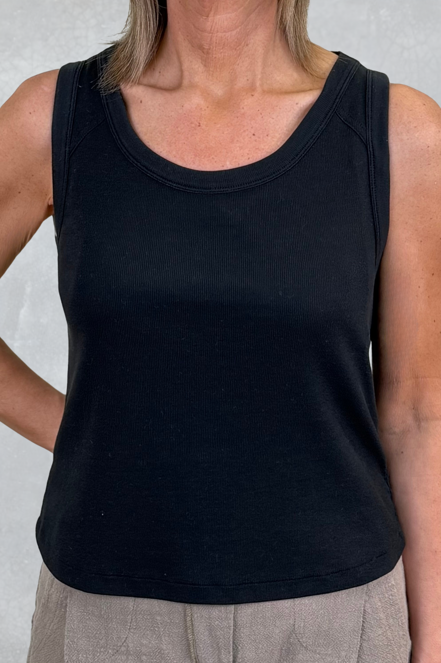 Lurdes Bergada Black Vest