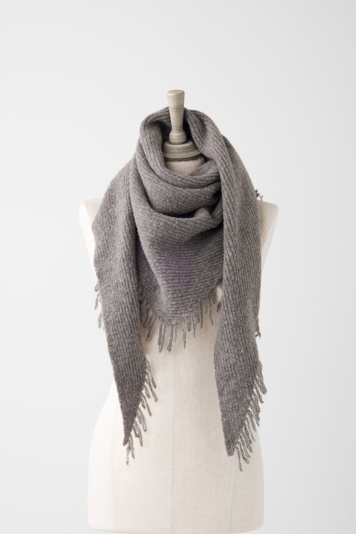 el2 Light Grey Triangle Scarf w/Fringe Edge