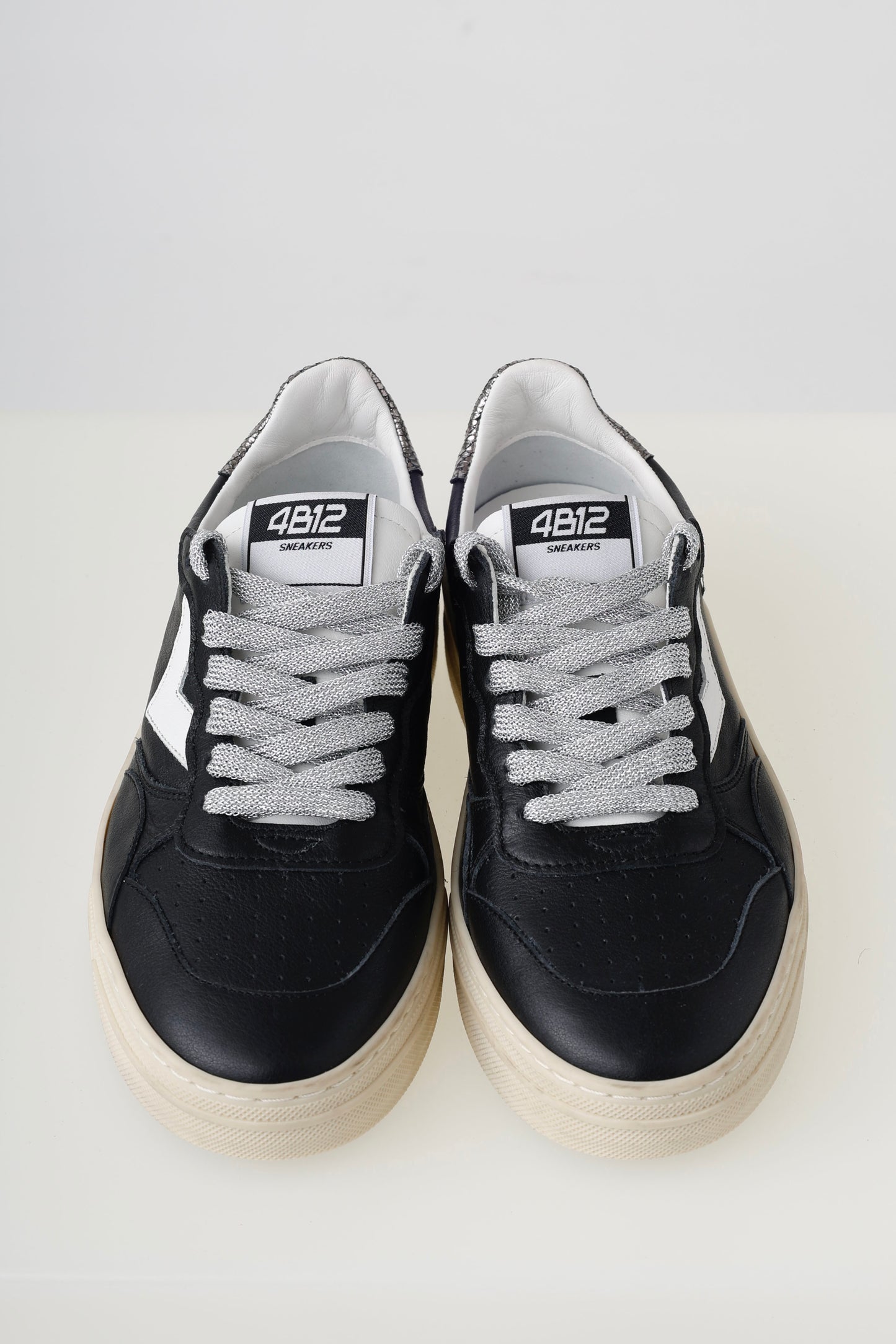 4B12 Hyper Black/Silver/Viper Trainers