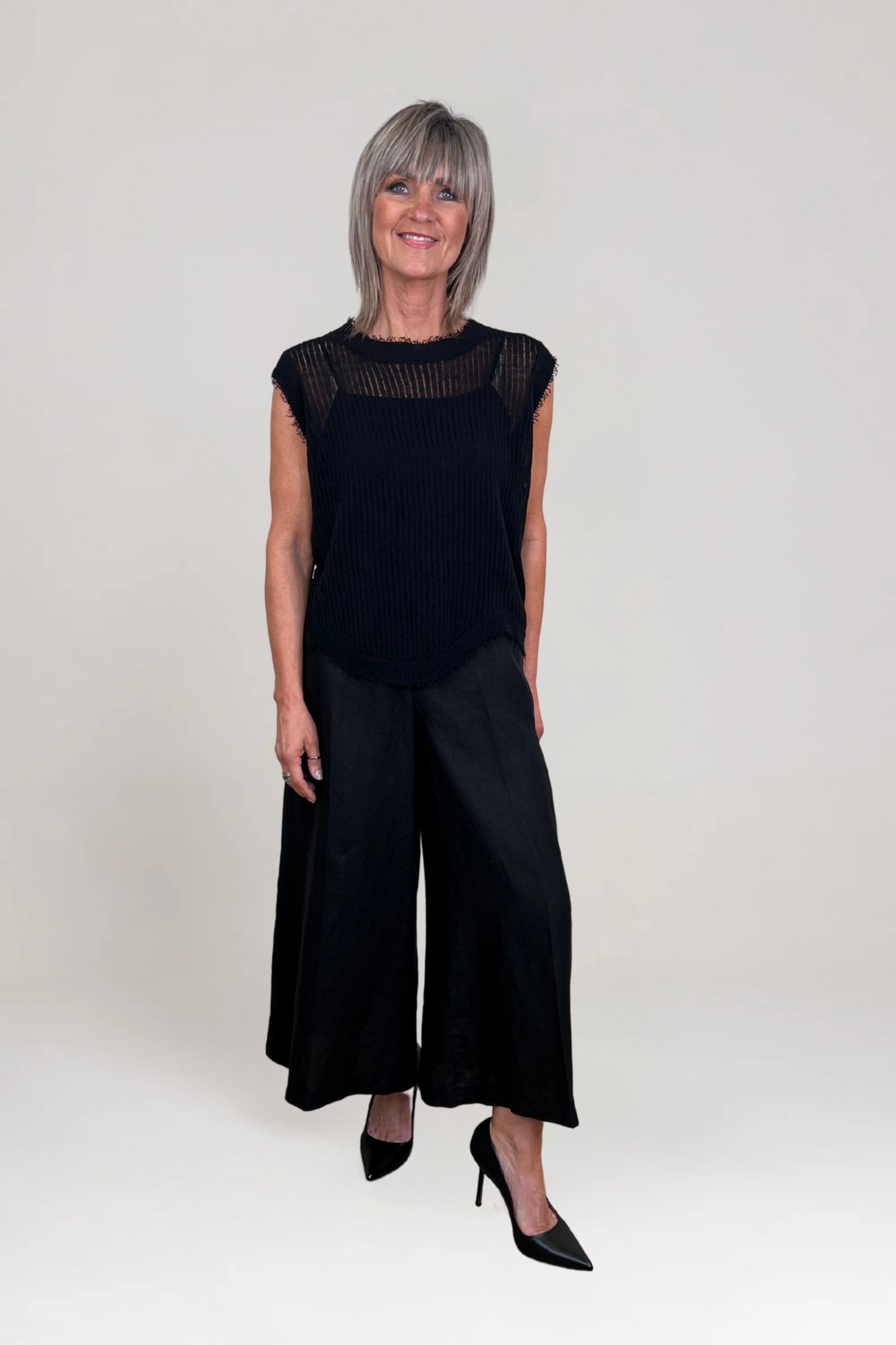 el2 Black Sleeveless Knit