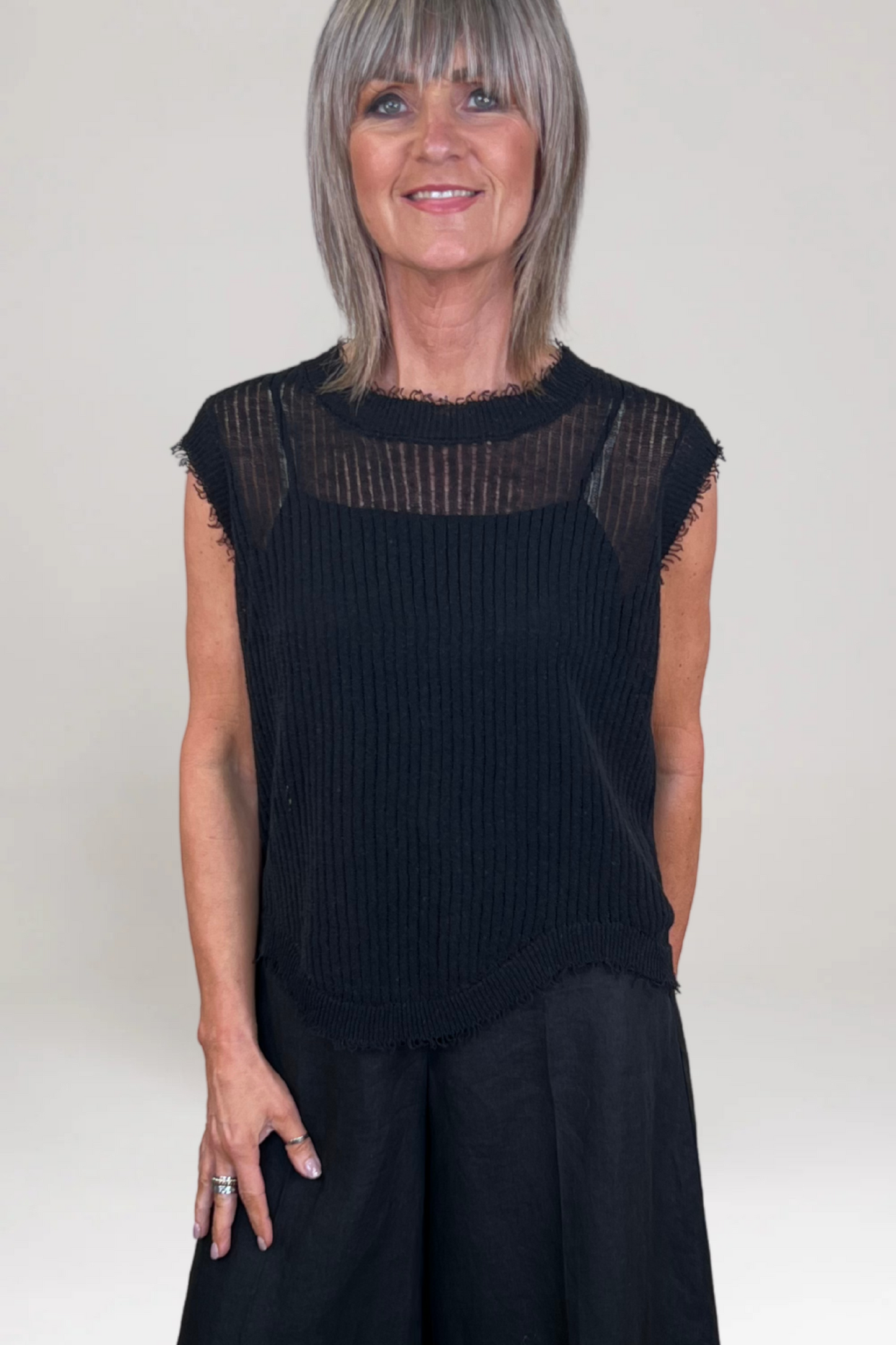 el2 Black Sleeveless Knit