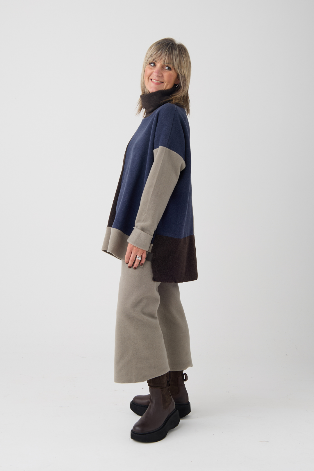 HS Evening Blue/Chocolate/Elephant Jumper