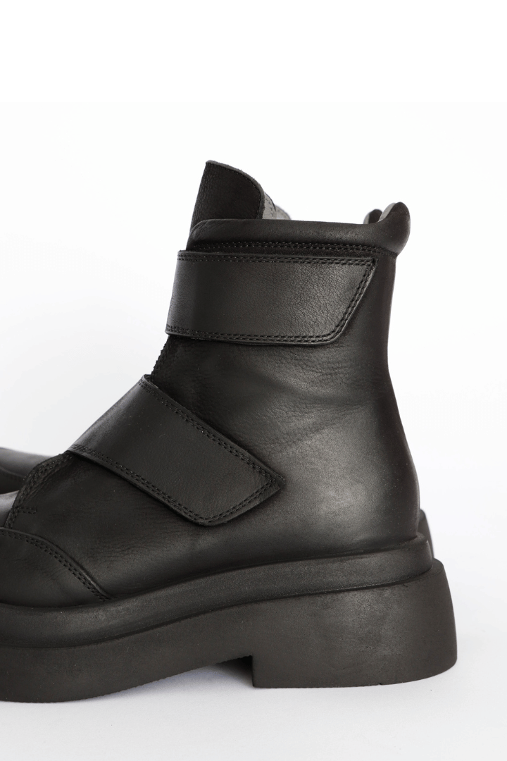 Lofina Black Double Velcro Boot w/Zip