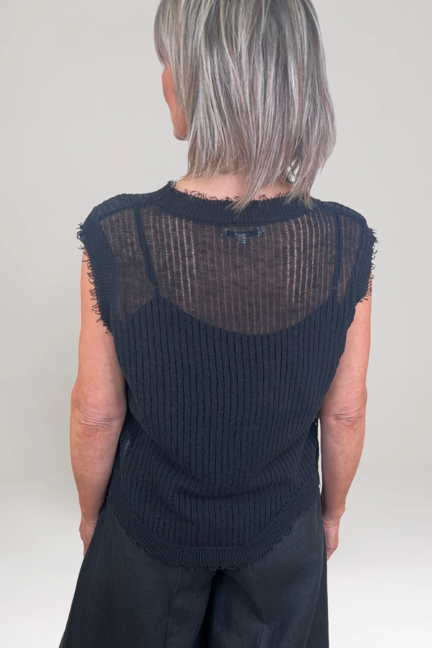 el2 Black Sleeveless Knit