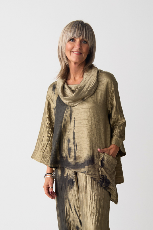 Ozai n Ku Gold Print Asymmetric Hem Top