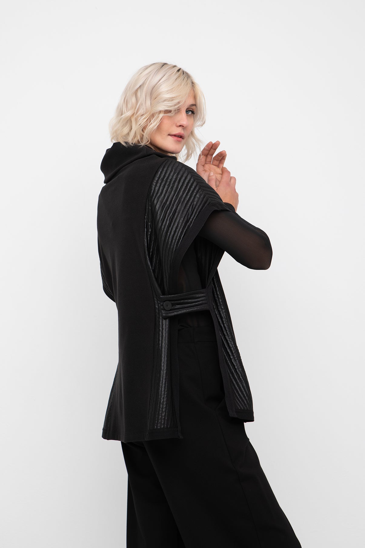 Ozai n Ku Black Slipover Top