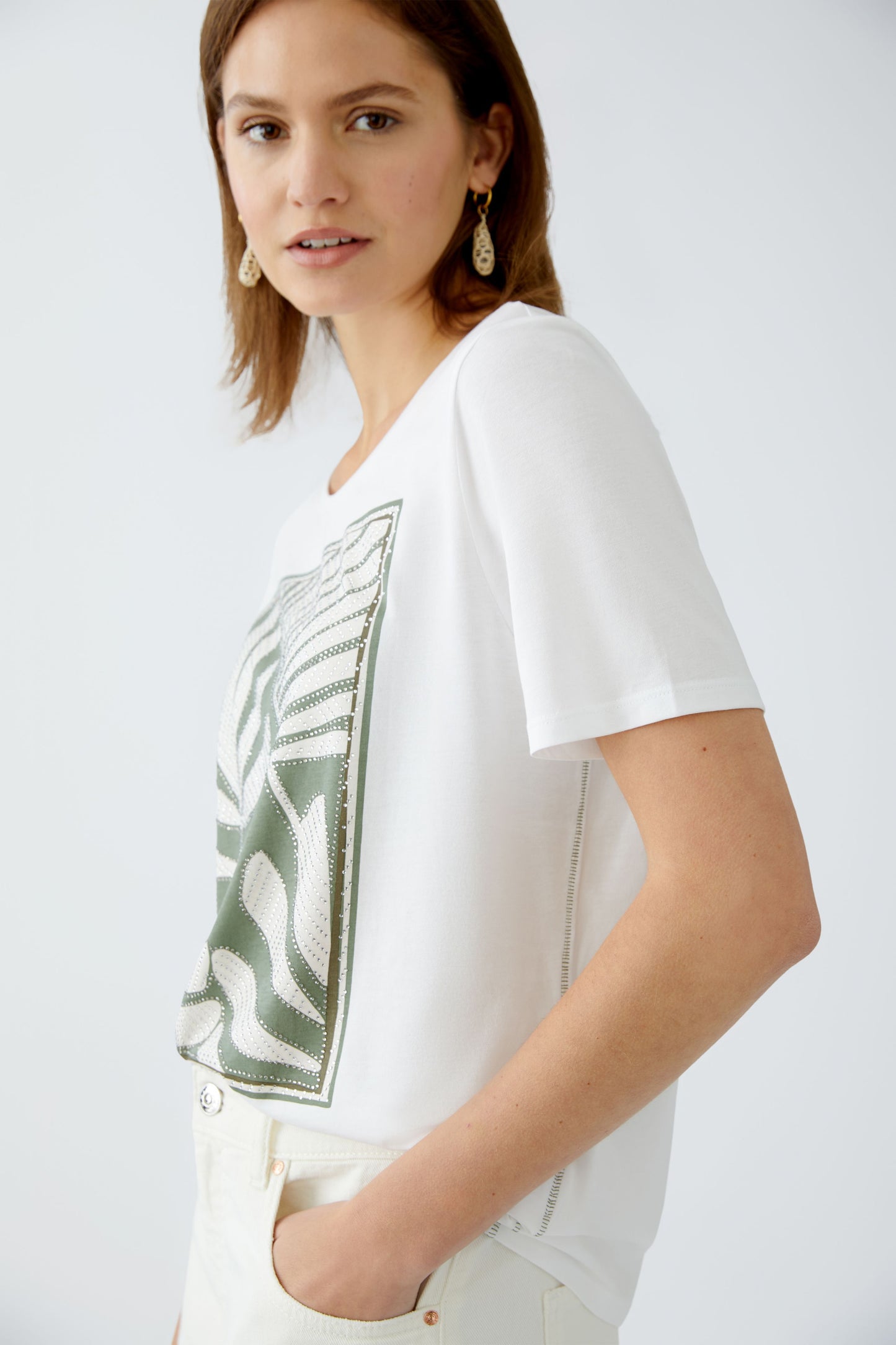 Oui Optic White Leaf Print Rhinestone T-shirt