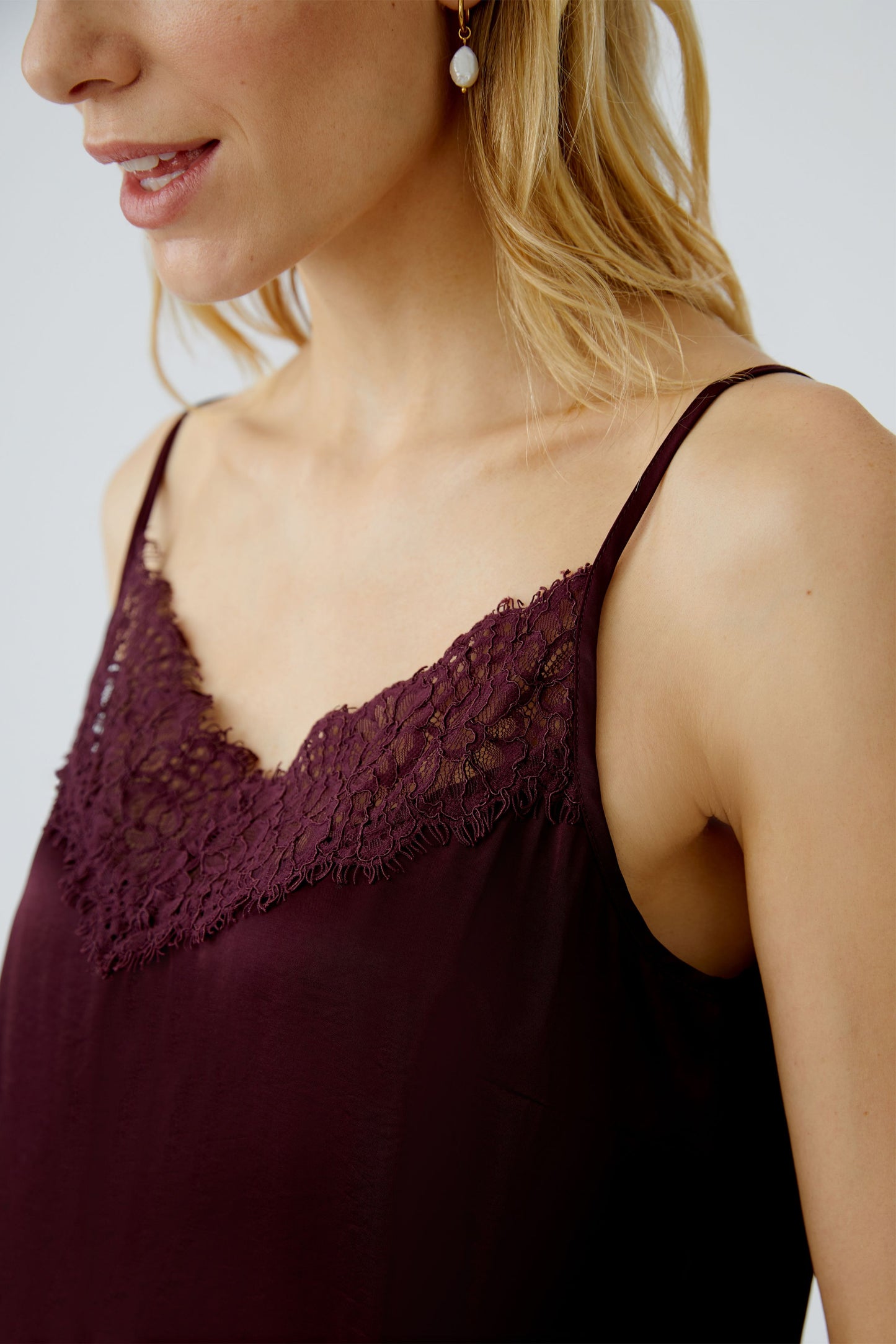 Oui Bramble Berry Lace Trim Vest Top