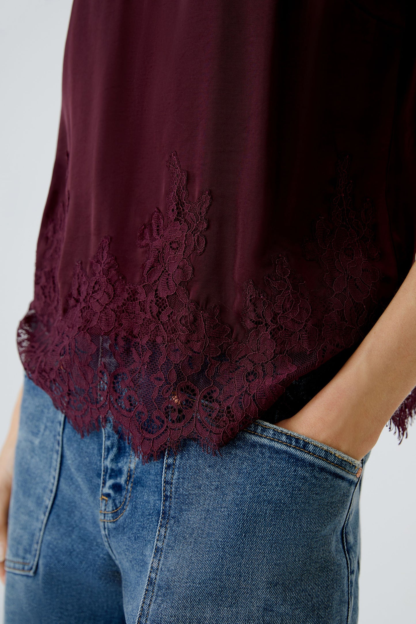 Oui Bramble Berry Lace Trim Vest Top