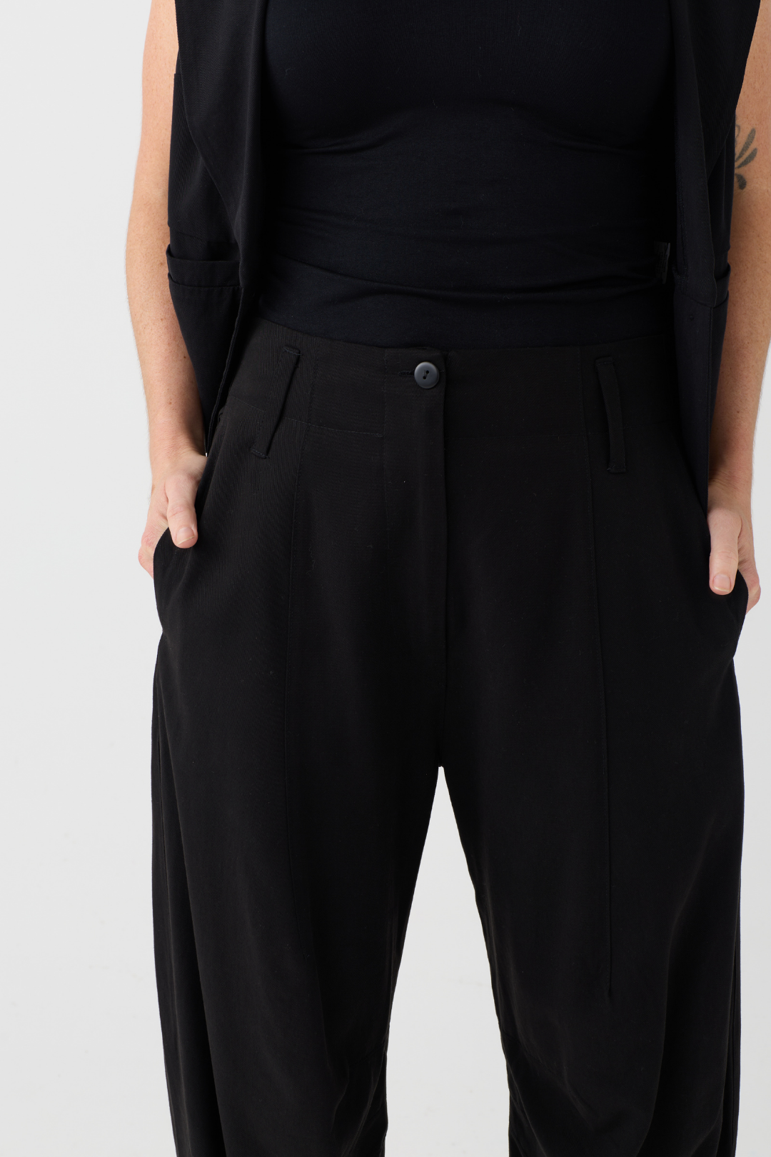 Lurdes Bergada Black Barrel Trouser 050