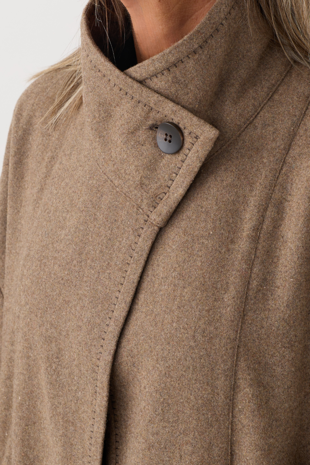 el2 Soft Camel Sleeveless Jacket 5067
