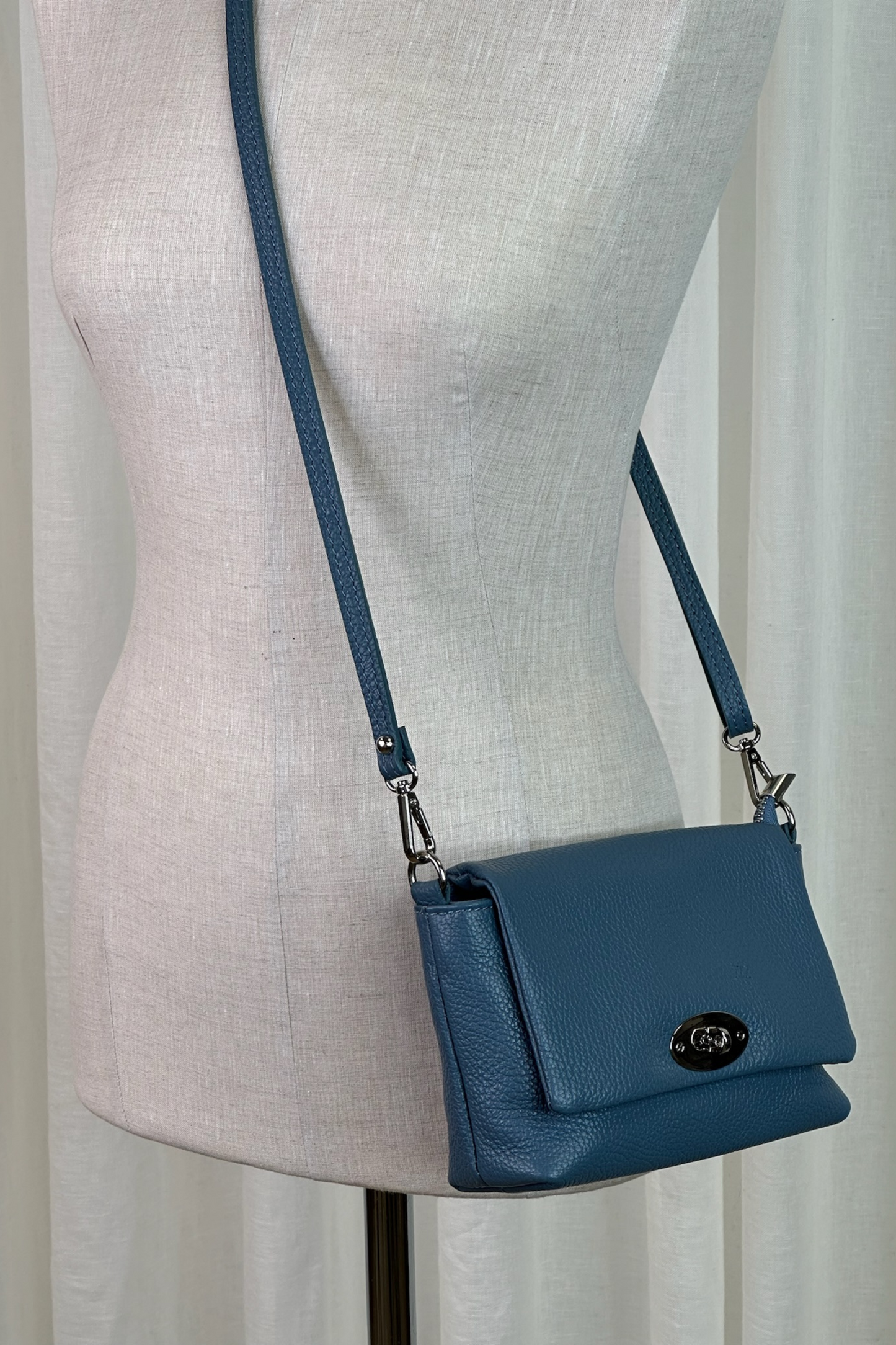 Blue Moda Leather Crossbody Bag