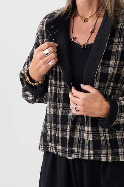 el2 Black/Cream Check Jacket 5057