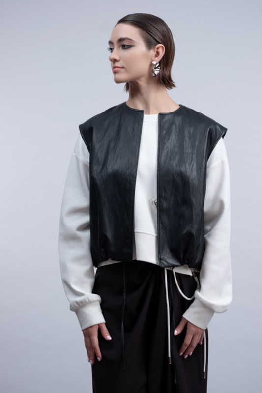 Haako Black Toggled Waistcoat H2010