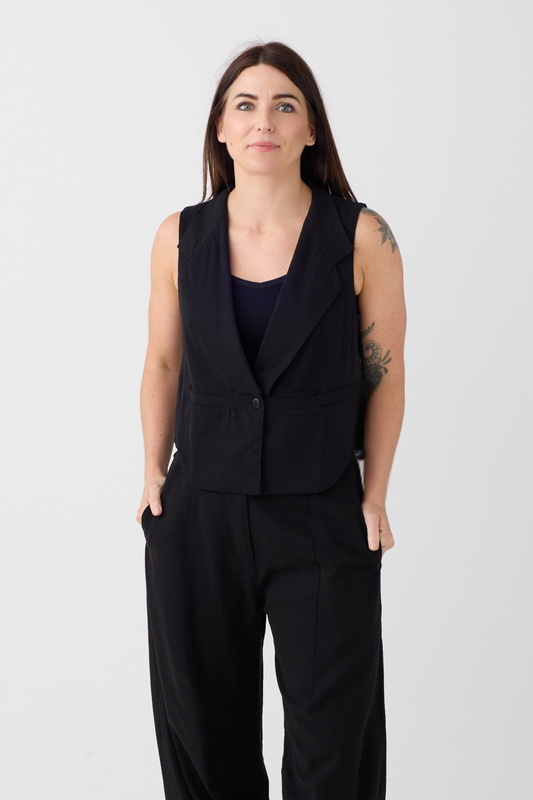 Lurdes Bergada Black Waistcoat 040