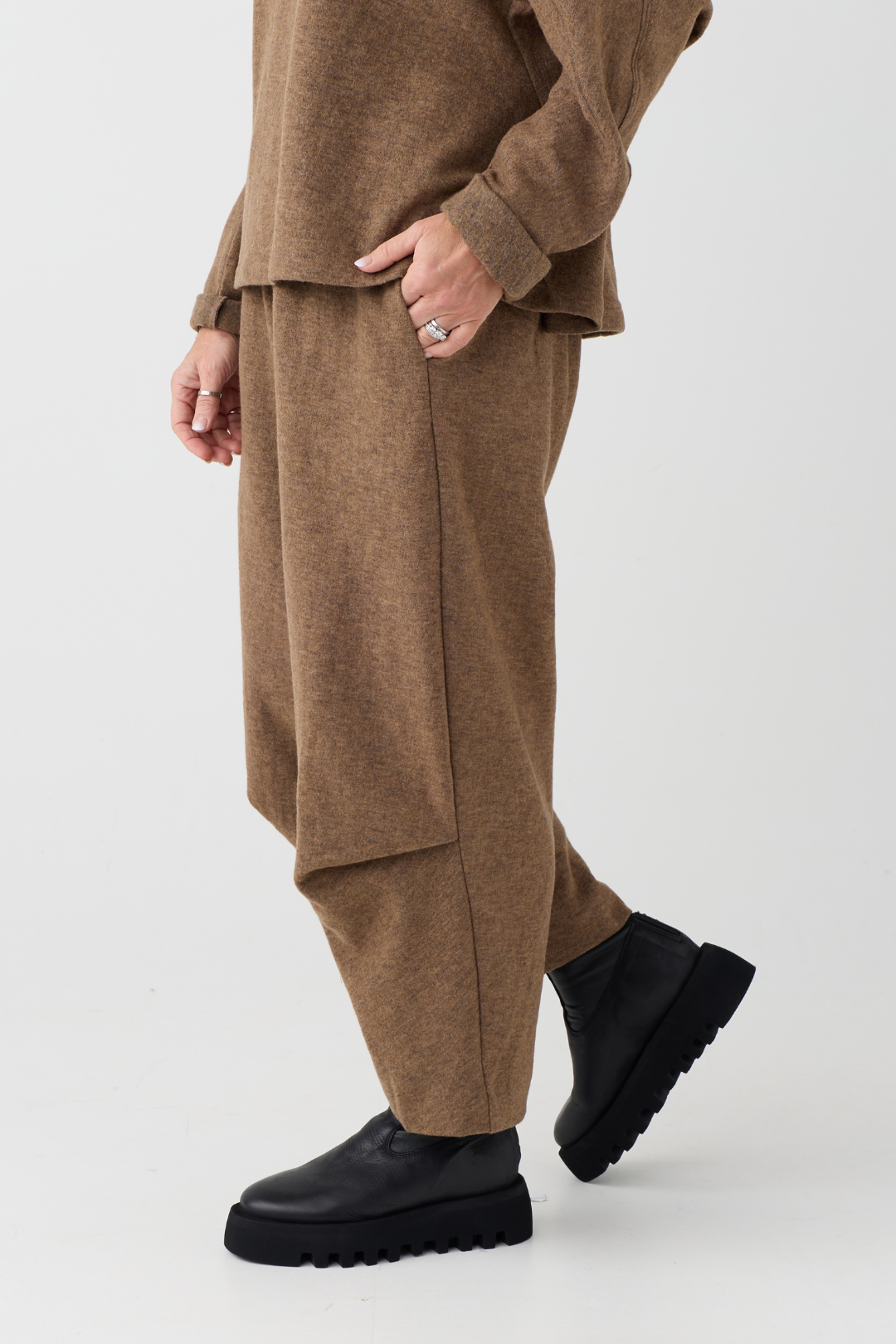 el2 Soft Camel Trouser 8072