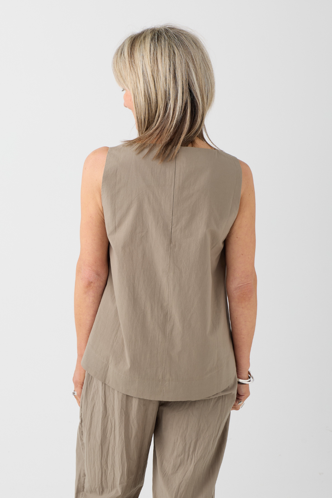 Ozai n Ku Olivine Sleeveless Pleat Top
