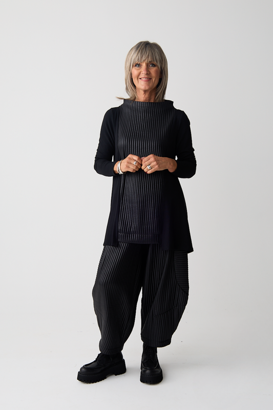 Ozai n Ku Black Contrast Balloon Leg Trouser
