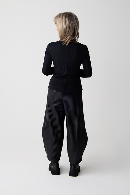 Ozai n Ku Black Contrast Balloon Leg Trouser