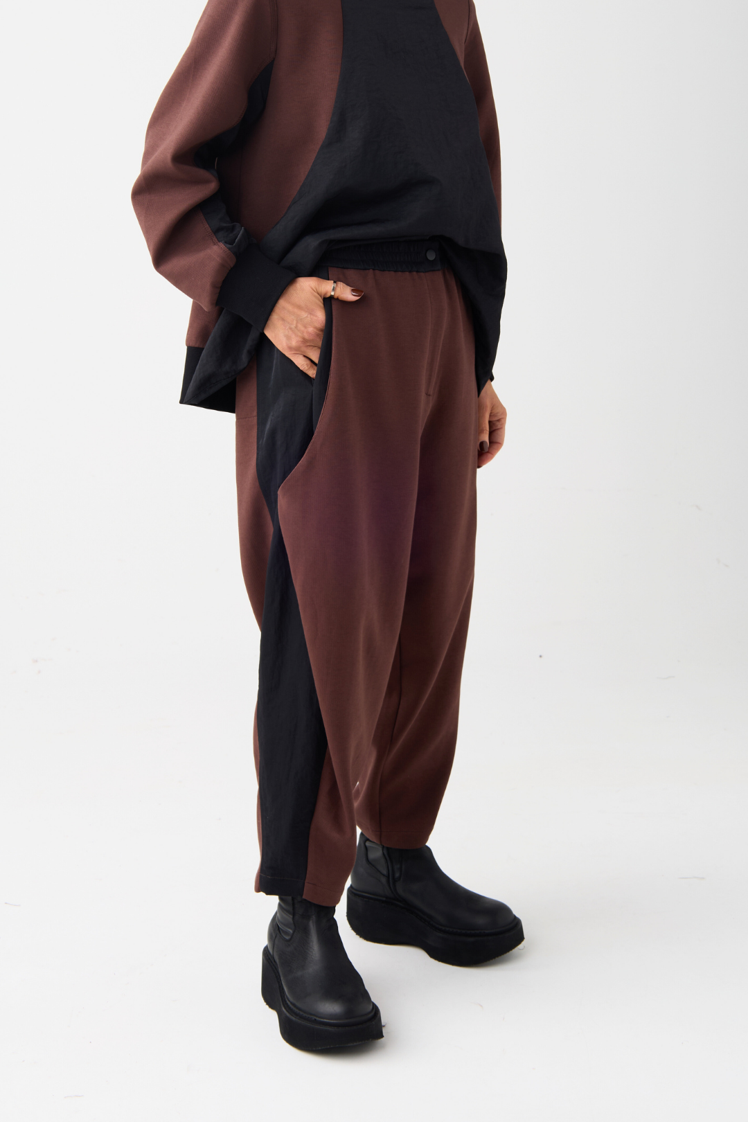 el2 Brown/Black Contrast Barrel Leg Trouser