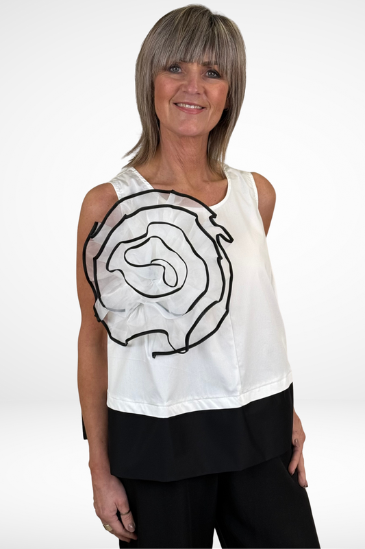 Uchuu White/Black 3D Flower Top