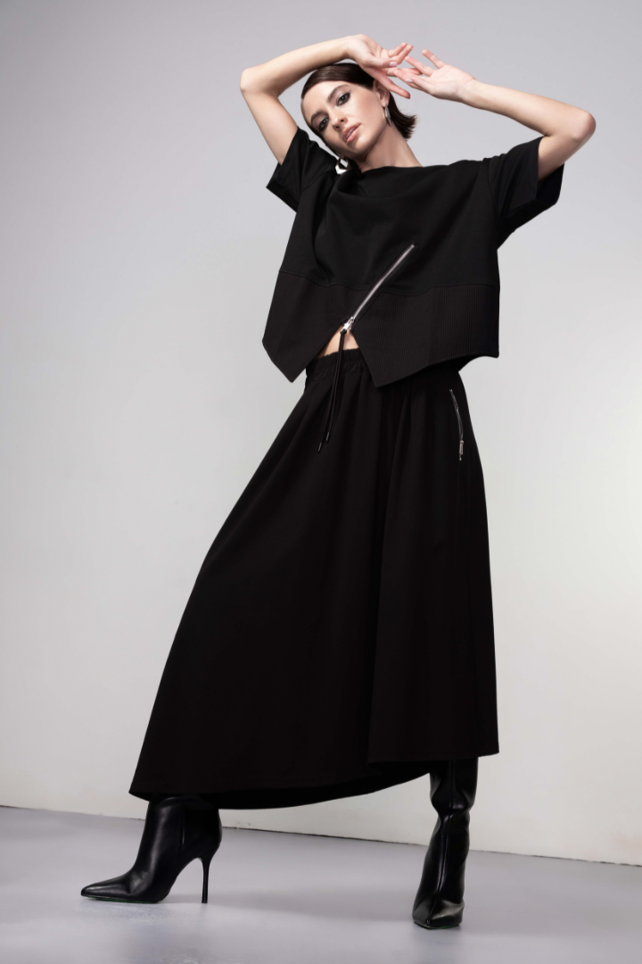 Haako Black SS Zip Top H1011