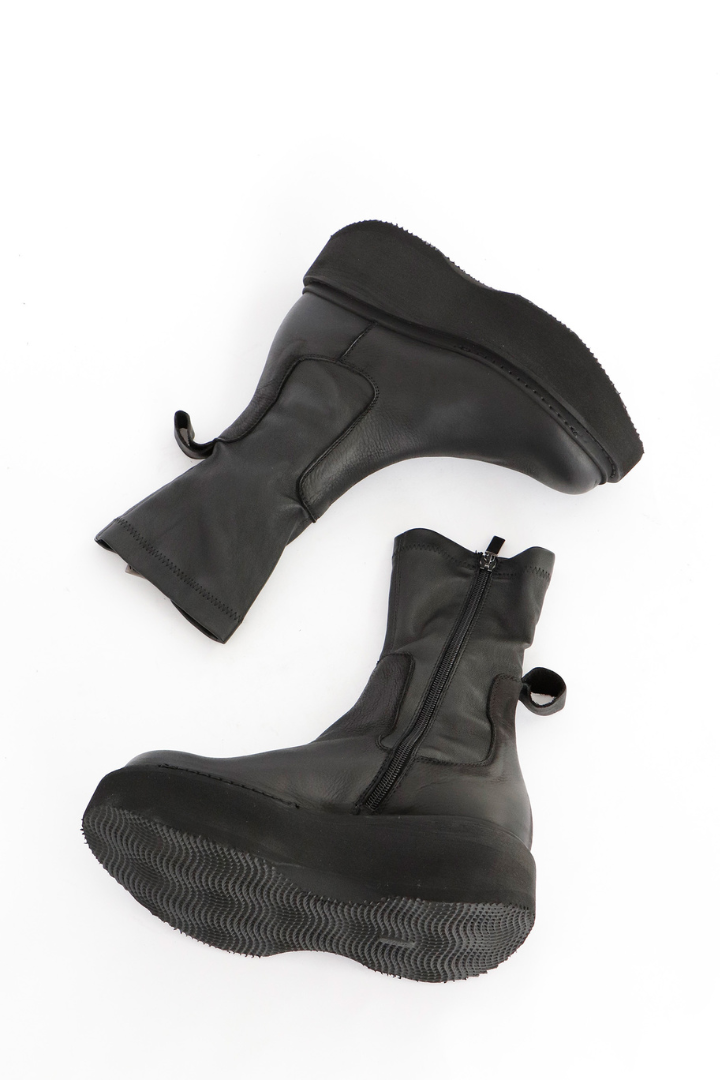 Lofina Black Boots with Side-Zip