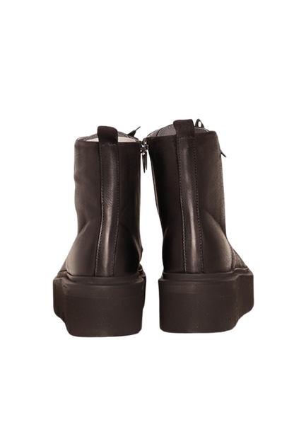 Lofina Black Boots with Laces and Side-Zip