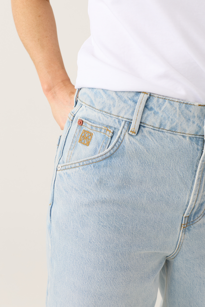 HEYANNO Sweet Light Blue Cropped Jeans