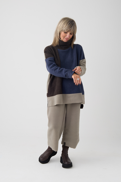 HS Evening Blue/Chocolate/Elephant Jumper