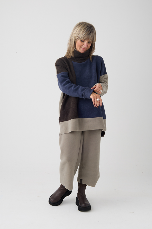 HS Evening Blue/Chocolate/Elephant Jumper