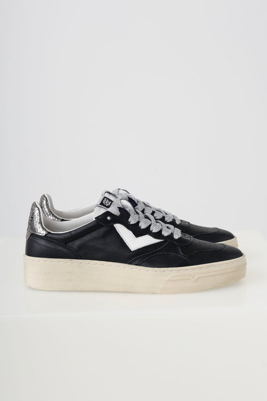 4B12 Hyper Black/Silver/Viper Trainers