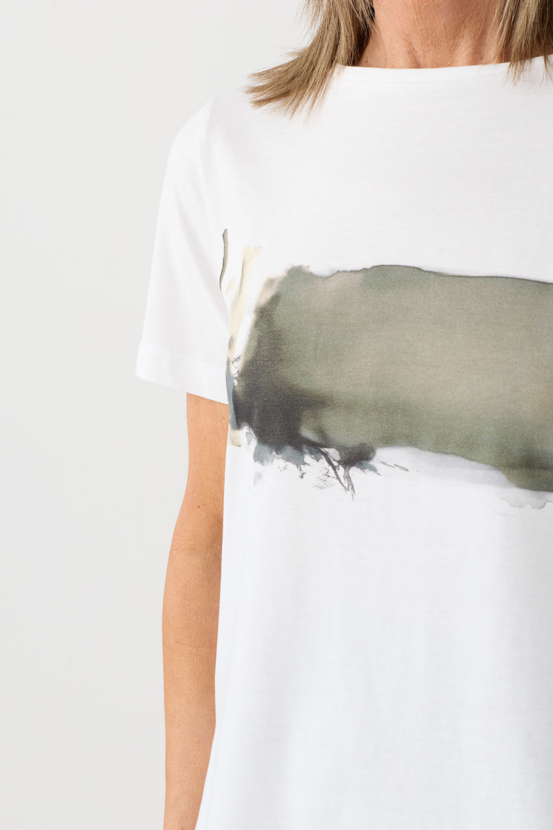 Ozai n Ku Off-White/Olive Front Print T-Shirt