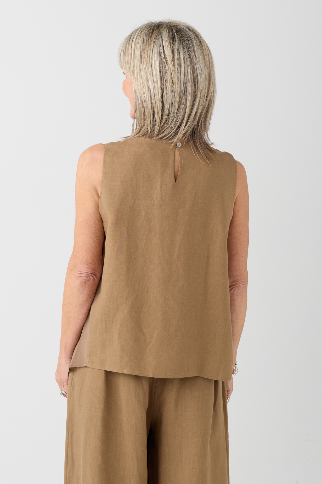 el2 Camel Asymmetric Top 1004
