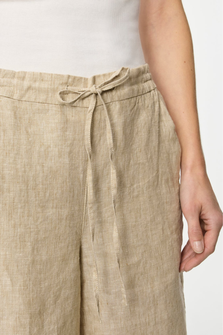 Mac Sanny Almond Beige Linen Shorts
