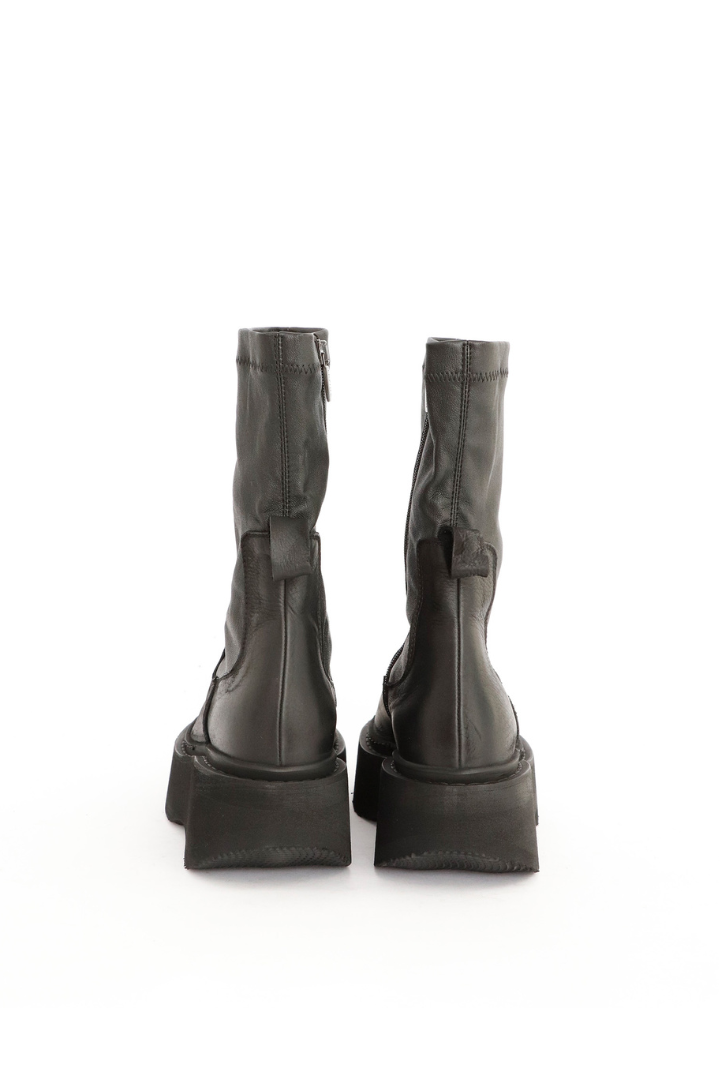 Lofina Black Boots with Side-Zip