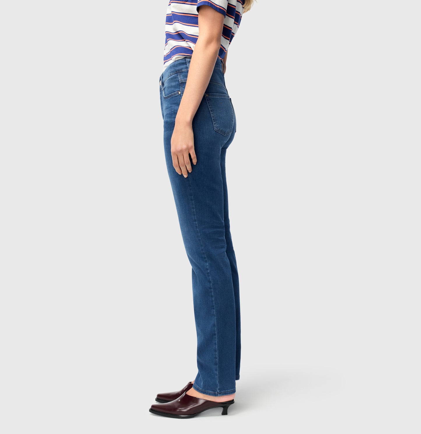 Mac Dream Mid Blue Straight Leg Jeans