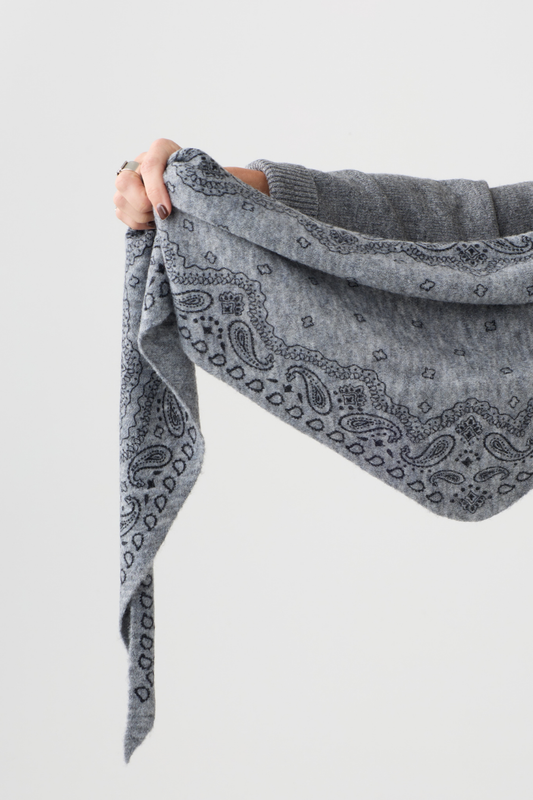 Oui Steel Grey Paisley Print Scarf