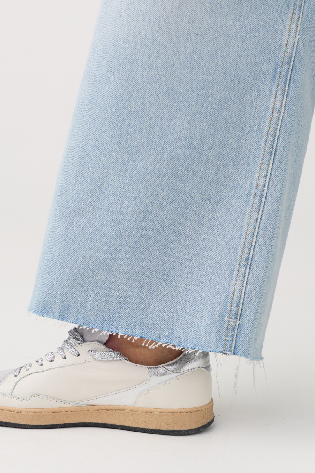 HEYANNO Sweet Light Blue Cropped Jeans