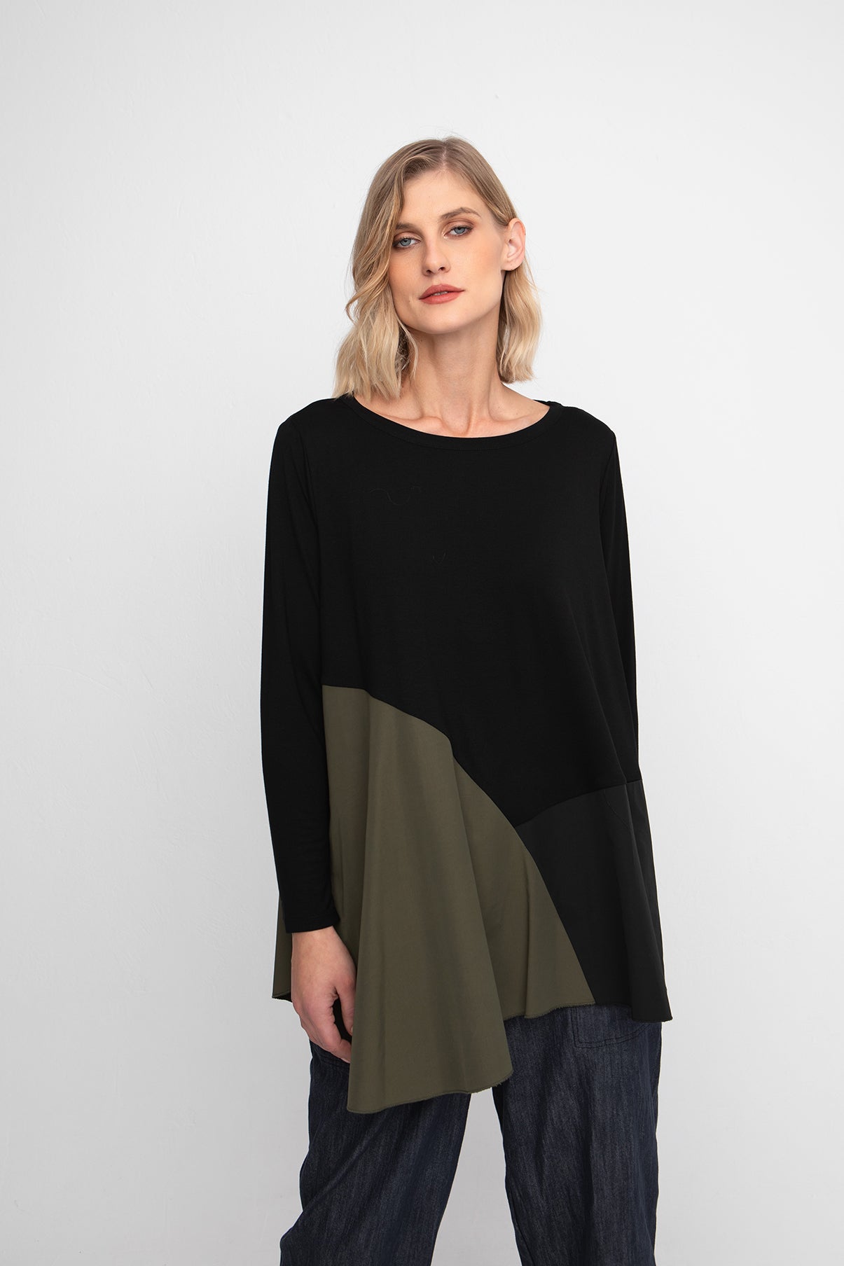 Ozai N Ku Black/Green Long Sleeve A-line Top