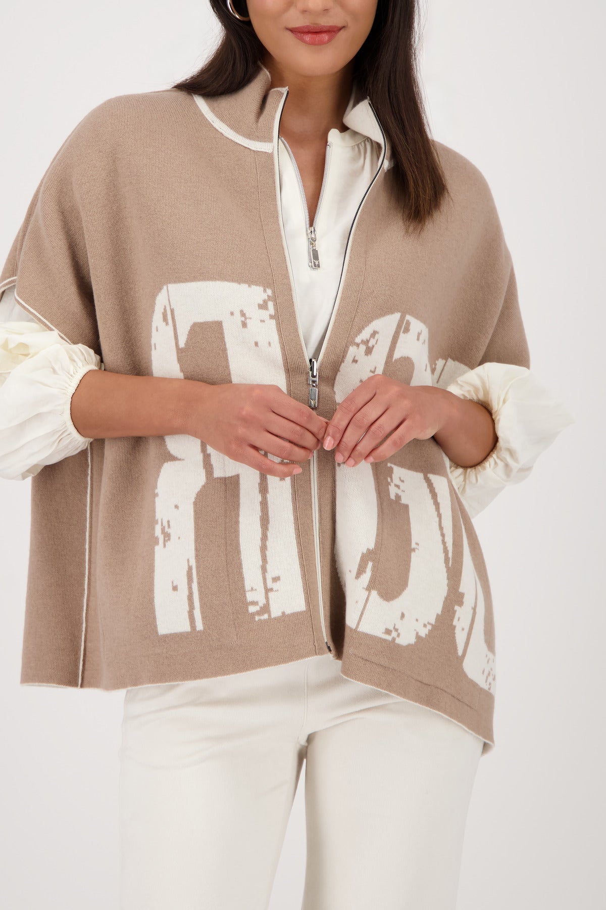 Monari Cashmere Pattern Sleeveless Cardigan