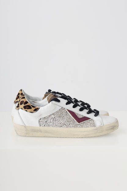 4B12 Suprime Champagne/Leo/Black Trainers