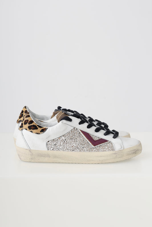 4B12 Suprime Champagne/Leo/Black Trainers