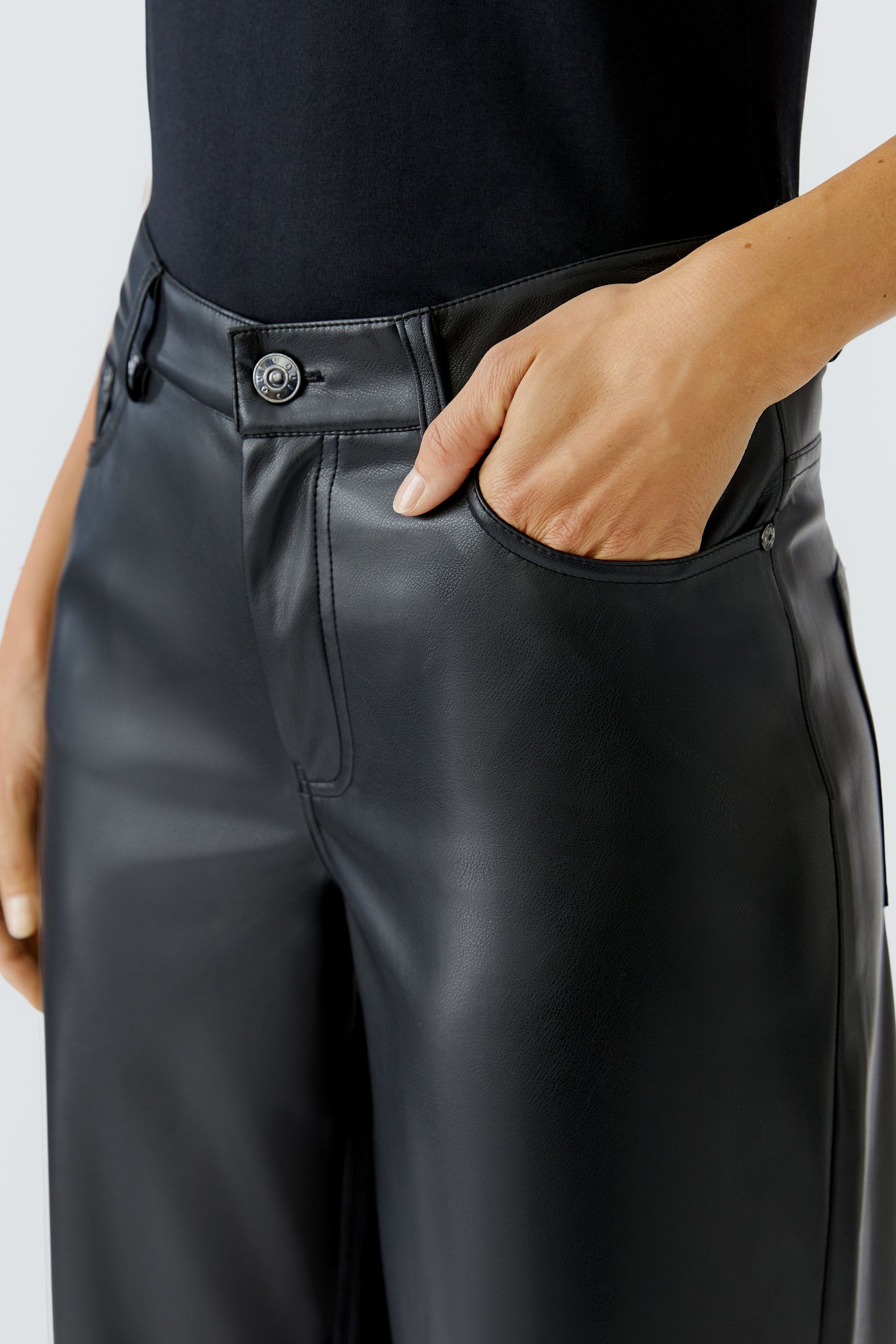 Oui Black Leather Look Barrel Trousers