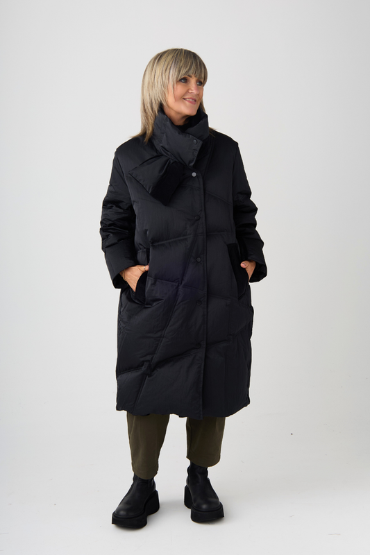 el2 Black Contrast Trim Coat