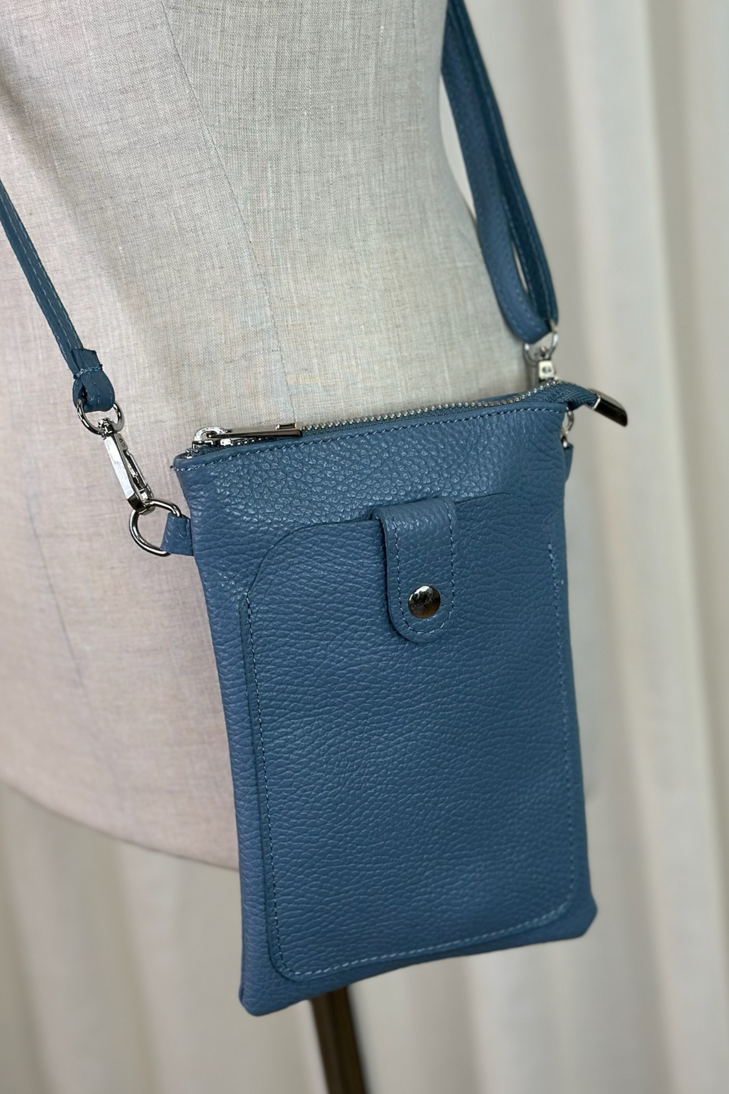 Blue Moda Mobile Crossbody Bag