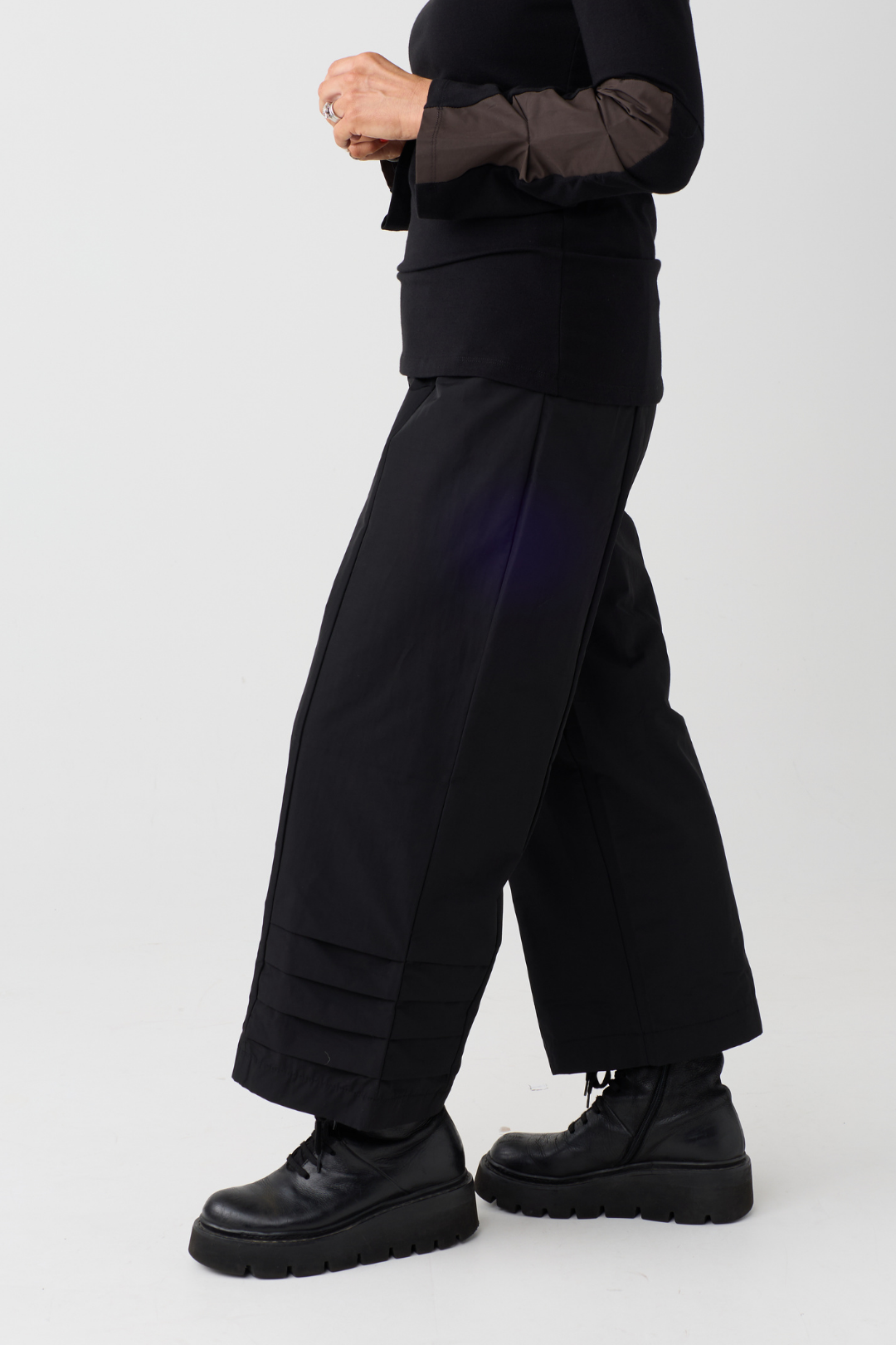 Ozai n Ku Black Pleat Trouser 034