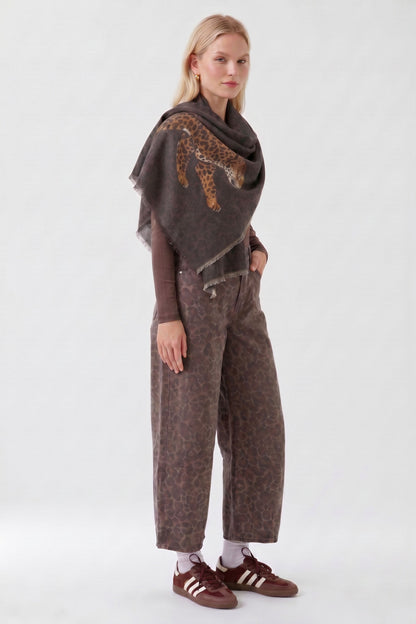 Oui Dark Brown/Camel Leopard Scarf