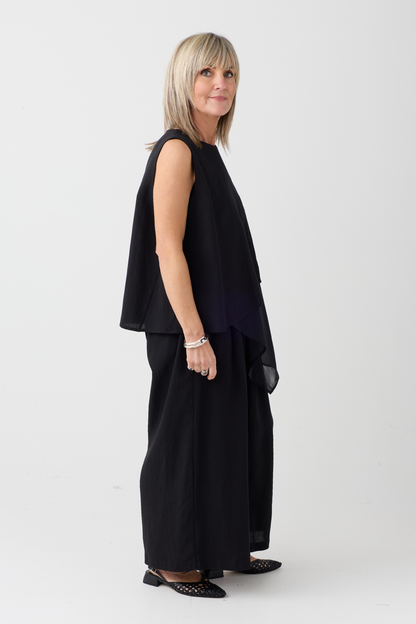 el2 Black Asymmetric Top 1004